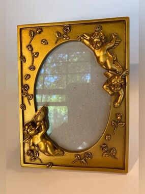 Vintage Gold Cherub & Rose Picture Frame Oval 3D Relief Decor Romantic